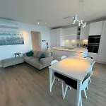 Designer 2br With Panoramic Sea Views In St Pauls Bay * סיינט פול ביי