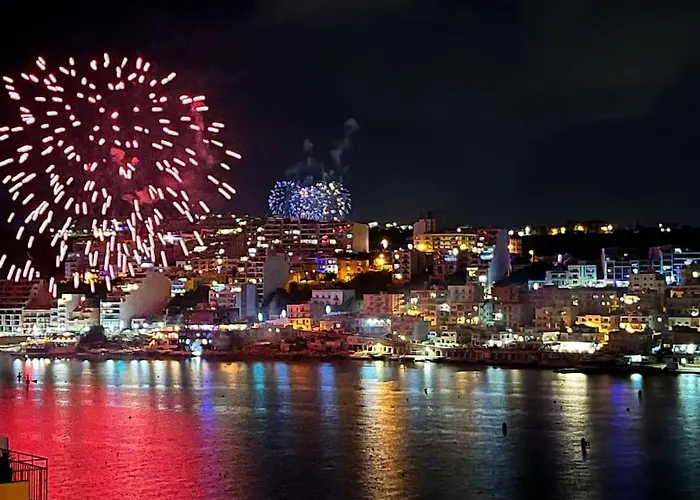 Designer 2br With Panoramic Sea Views In St Pauls Bay شقة *