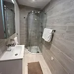 Designer 2br With Panoramic Sea Views In St Pauls Bay 公寓