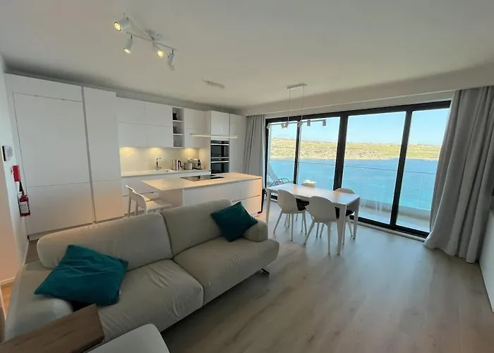 Designer 2br With Panoramic Sea Views In St Pauls Bay