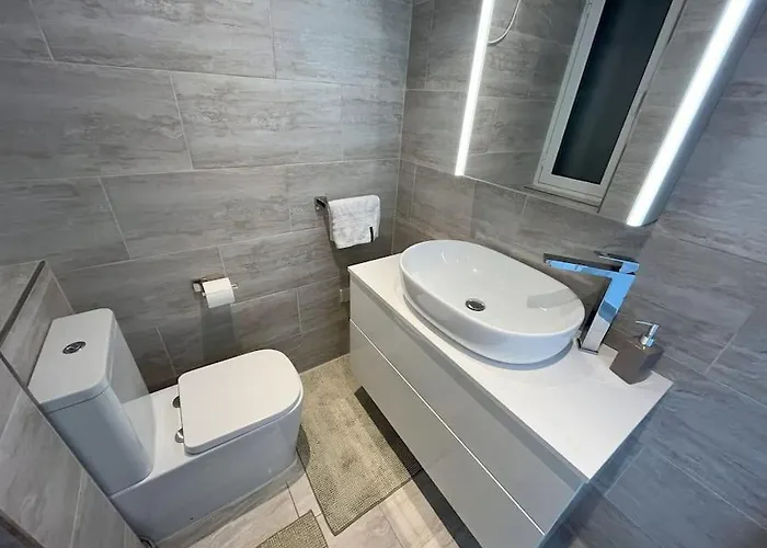 Designer 2br With Panoramic Sea Views In St Pauls Bay *